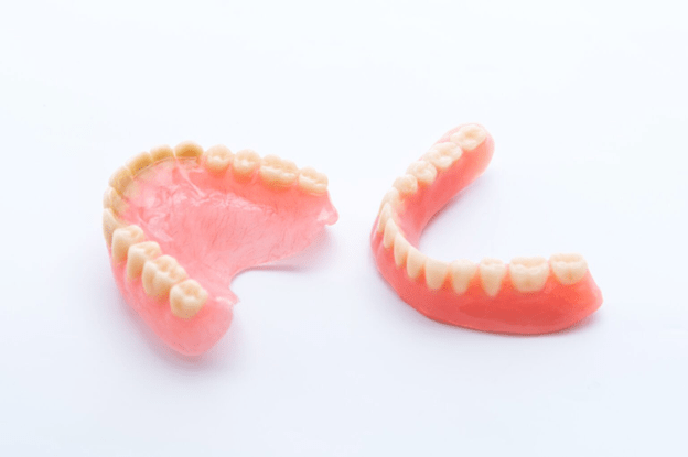 مشخصات و فاکتور های مهم در انتخاب بهترین برند دندان مصنوعی

