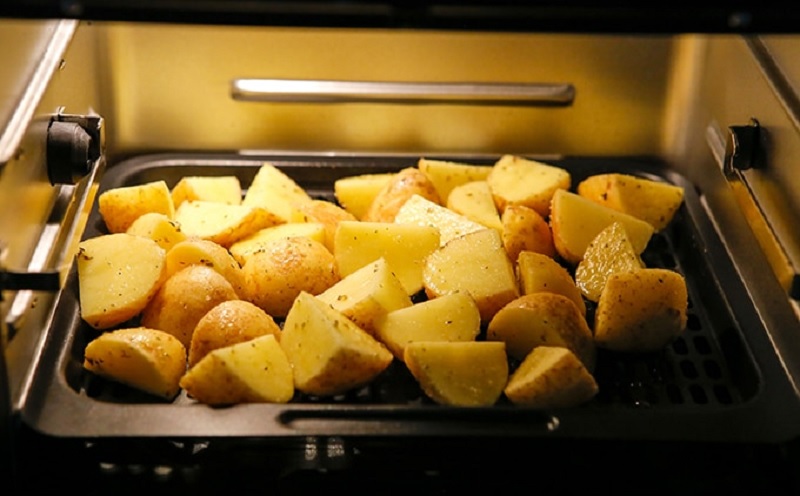 پخت سیب زمینی تنوری در آون توستر